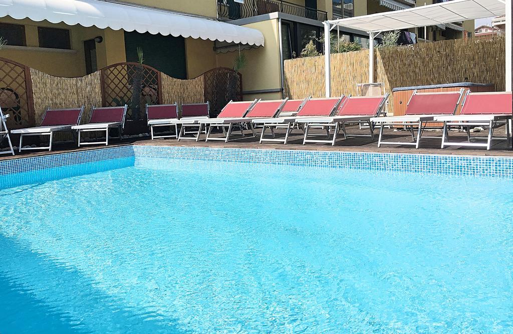 Appartamenti Mare Каорле Экстерьер фото